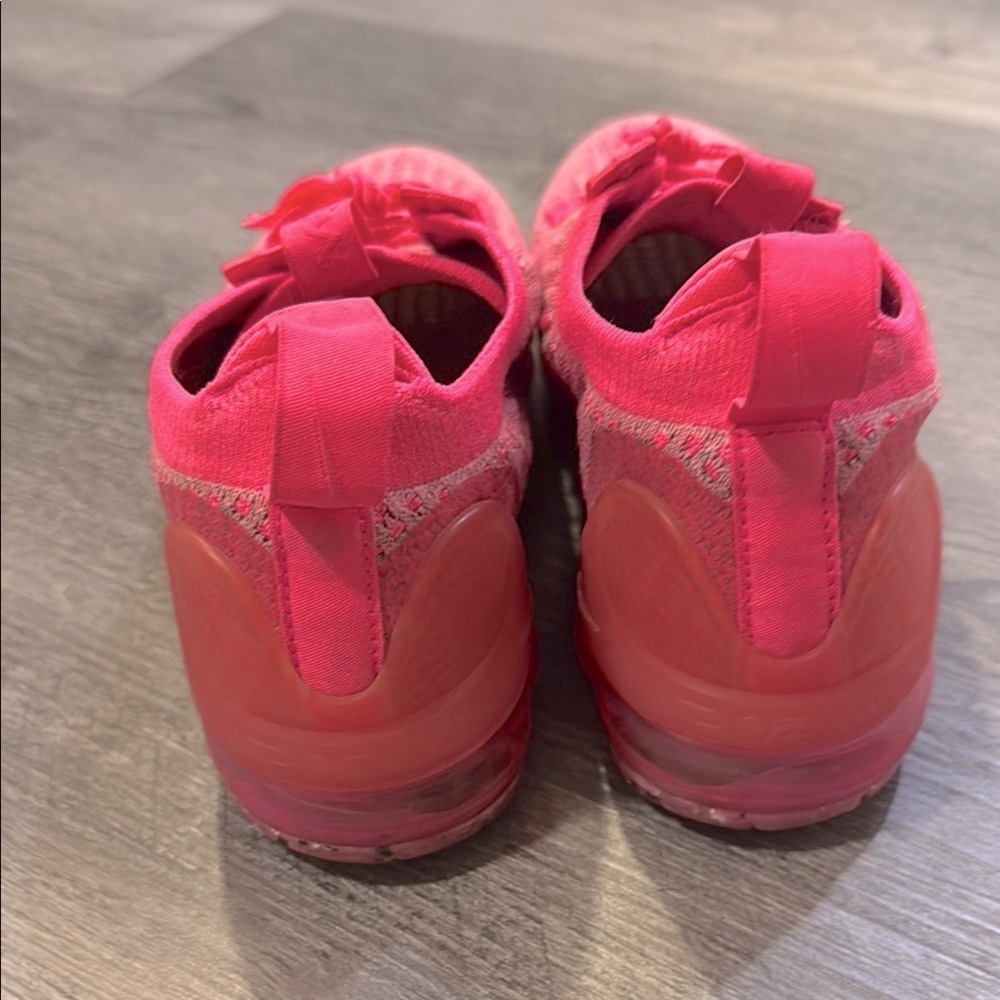 Nike VaporMax 6.5 Hyper Pink Athletic Sneakers Breathable Knit Upper - Picture 6 of 8